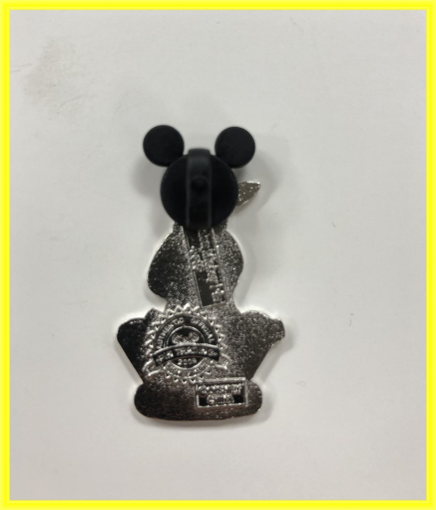 Disney Pin Queen